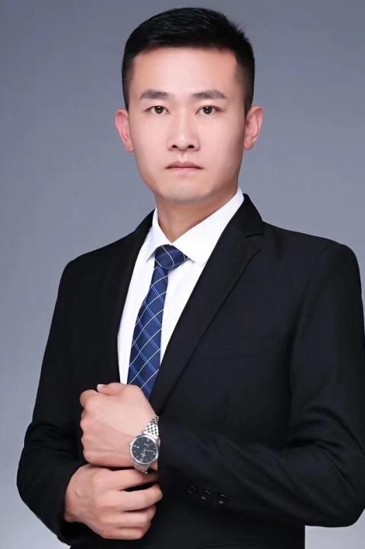 項(xiàng)目經(jīng)理盧從靜