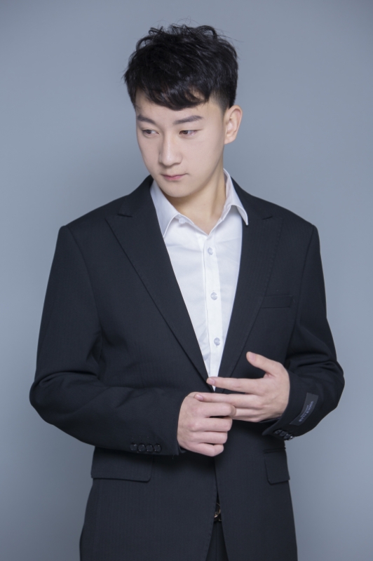 周新宇